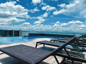 Modern room overlooking the city center Chiang Mai 106N60