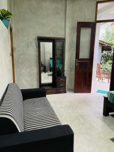 Sandaru Guest House