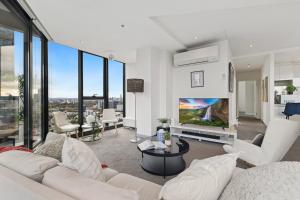 Exceptional View 3B 2B 2 Carparks near Crown Casino!