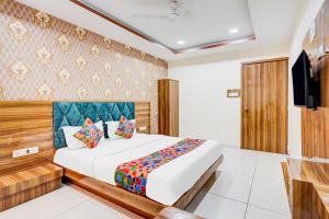 FabHotel Lake View I