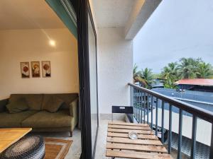 Candolim 1BHK BnB with Balcony & Parking - 5 Minutes to Beach