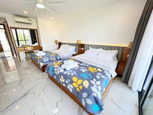 Vibe Beach Villa 4Br 4Bth w private pool near the Grand