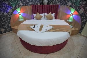 hotel hill top inn vatva