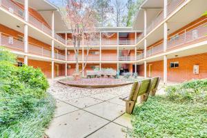 Classic City Getaway - Walk to Sanford Stadium