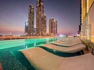 FAM Living - Urban Oasis 2bedroom, Business Bay