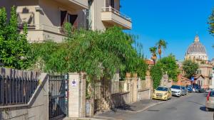 Angelas Vatican Apartment