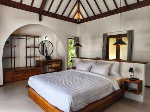 NEW Mawar Studios with private Pool in Selong Belanak