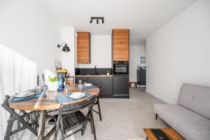 Makuszyńskiego 56 by Homeprime