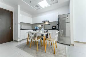 FAM Living 1BR Stay Binghatti Gateway, Al Jaddaf