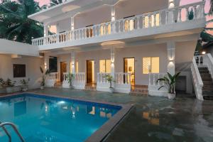 8fold by Larisa, Siolim
