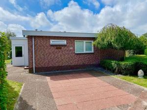 spacious bungalow surrounded large garden