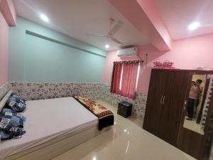 New Projapati Guest House, Prantik Road