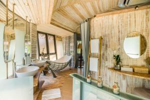 TreeHouse Villas - Beachfront Pool Villa