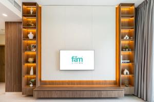 FAM Living - 2BR Apartment with Burj & Canal Views at The Bay