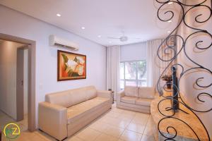 Bom 3 quartos no posto 6 com vaga de garagem