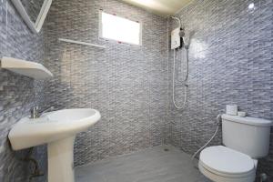 Yellow apartments 46,47