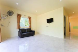 Yellow apartments 46,47