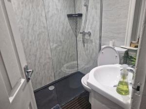 Charming Wythenshawe Home with Garden and Parking