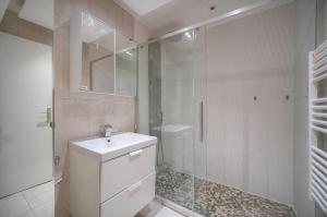 FRGK Massenet "Blue Riviera" Studio Modern Comfort 1 min from Promenade des Anglais