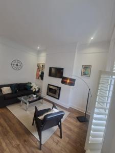 Kensington New Exclusive Flat