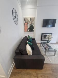 Kensington New Exclusive Flat