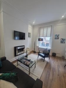 Kensington New Exclusive Flat