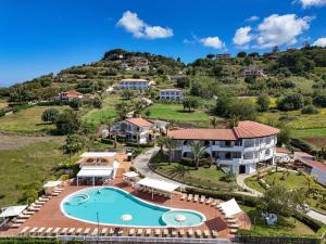 LUZIA AGRIRESORT - Piscina Idromassaggio con Vista Mare Aperta fino alle ore 23-00