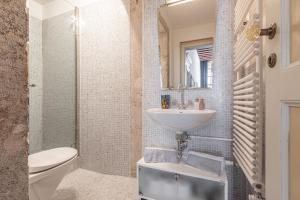 Ca Romantica terrace with Balcony and side Canal view