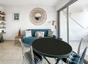 Studio vue sur mer et Îles du Levant