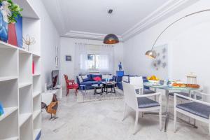 LOiseau Bleu Marsa Plage