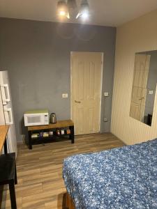 Studio with good vibes