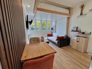 La Bulle Suspendue, Avenue de Champagne