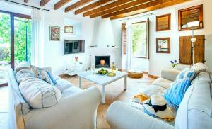 Villa Son March Petit by Sealand Villas