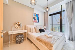 FAM Living - 2 Bedroom Aykon City Dubai
