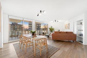 New Farm Sophisticated Retro - 3Bed-1Bath-1Car-Views