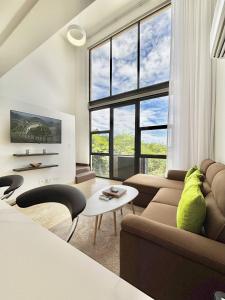 Brand New Loft Few Steps From The Beach