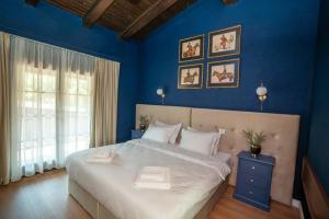 Deluxe Double Room by MANAGR