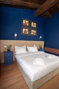 Deluxe Double Room by MANAGR