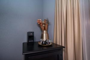 Deluxe Double Room by MANAGR