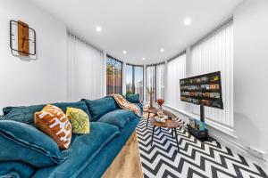 Bright 4BR Architectural Property With Games Room, Parking &Ideal For Workers Groups And Contractors