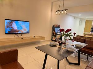 Midvalley Mosaic Southkey industry nest JB CIQ 3BR10PAX