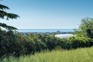 N106 - Numana, villetta con giardino