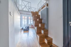 Wilson Park Homely Studio with Mezzanine by BookingHost