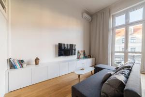 Wilson Park Homely Studio with Mezzanine by BookingHost