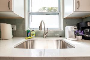 2bd 2ba Sunview 6 2Mins to BeachPool