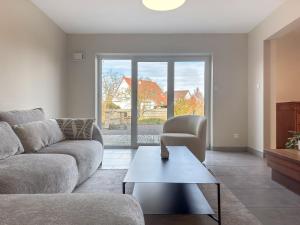 Maison contemporaine de 150 m2 avec garage privé et terrasse ensoleillée