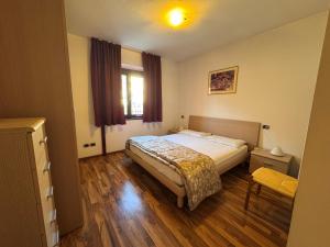 011 Trilocale Explora Rosso