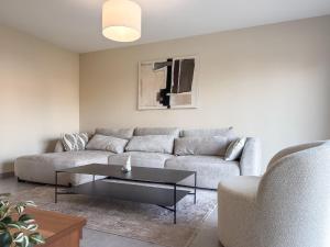 Maison contemporaine de 150 m2 avec garage privé et terrasse ensoleillée