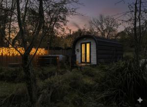 Emlyns Coppice - Luxury Woodland Glamping