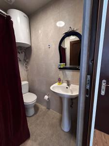 Студия с балконами на море и горы